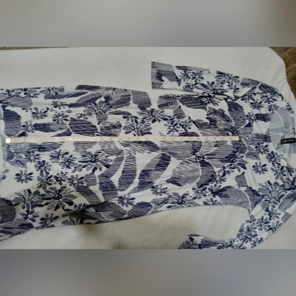 4/$15 Casa Lee Side Tails Printed Dress Floral Blue and White Size Medium - Picture 6 of 8